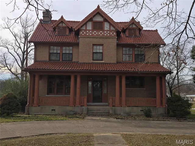 $184,900 | 232 South Walnut Street, Dexter, MO 63841