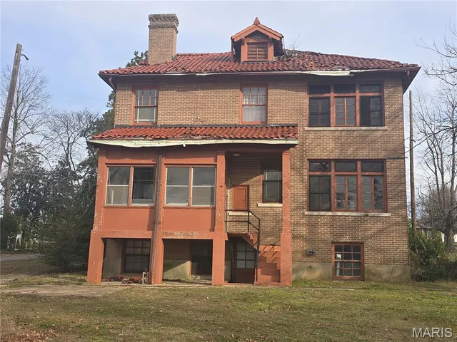 $184,900 | 232 South Walnut Street, Dexter, MO 63841