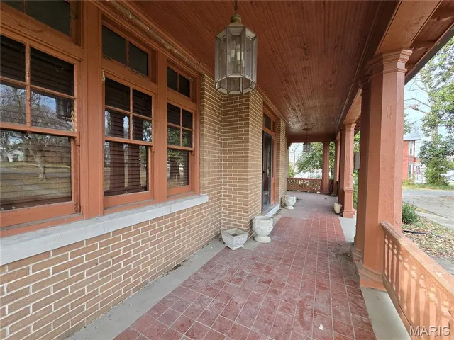 $184,900 | 232 South Walnut Street, Dexter, MO 63841