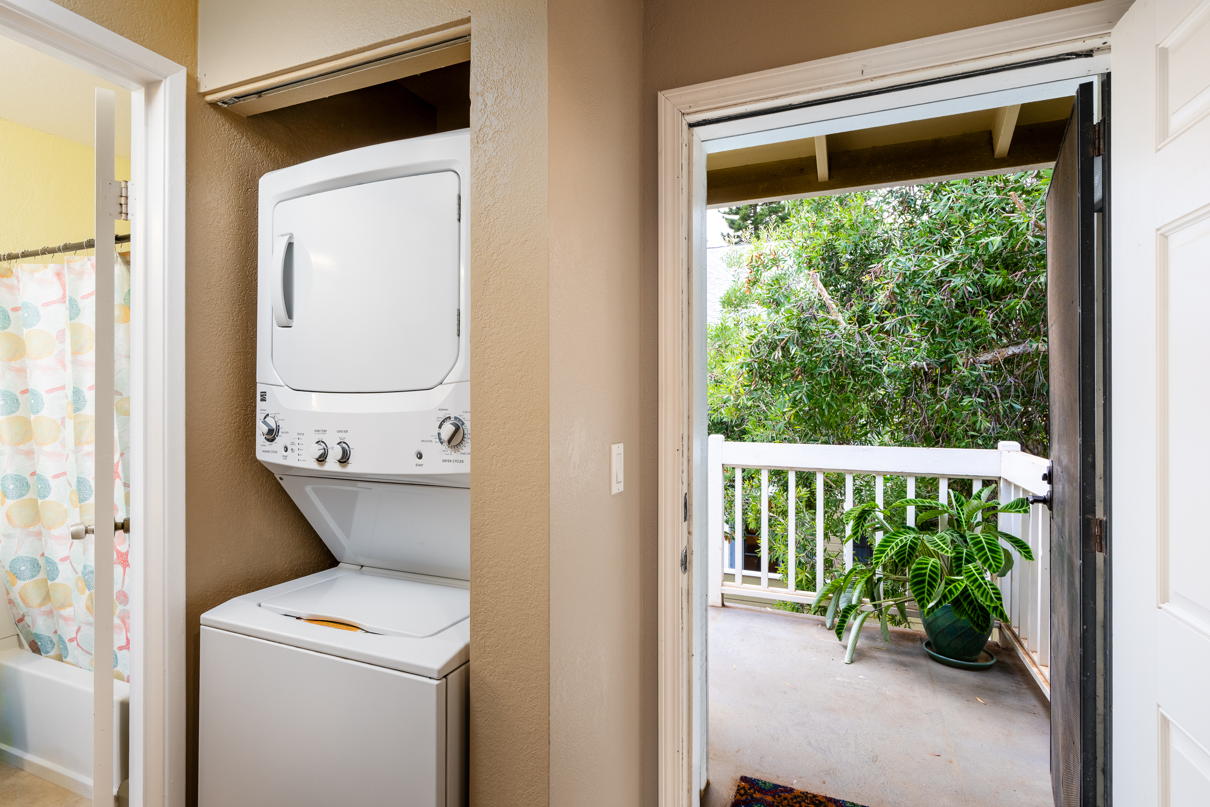 68-3883 Lua Kula Street, Unit 2106 Waikoloa, HI 96738 - Photo 10 of 13 a view of washer and dryer