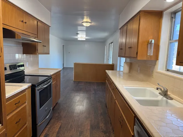 $1,950 | 110 Northaven Drive, San Antonio, TX 78229