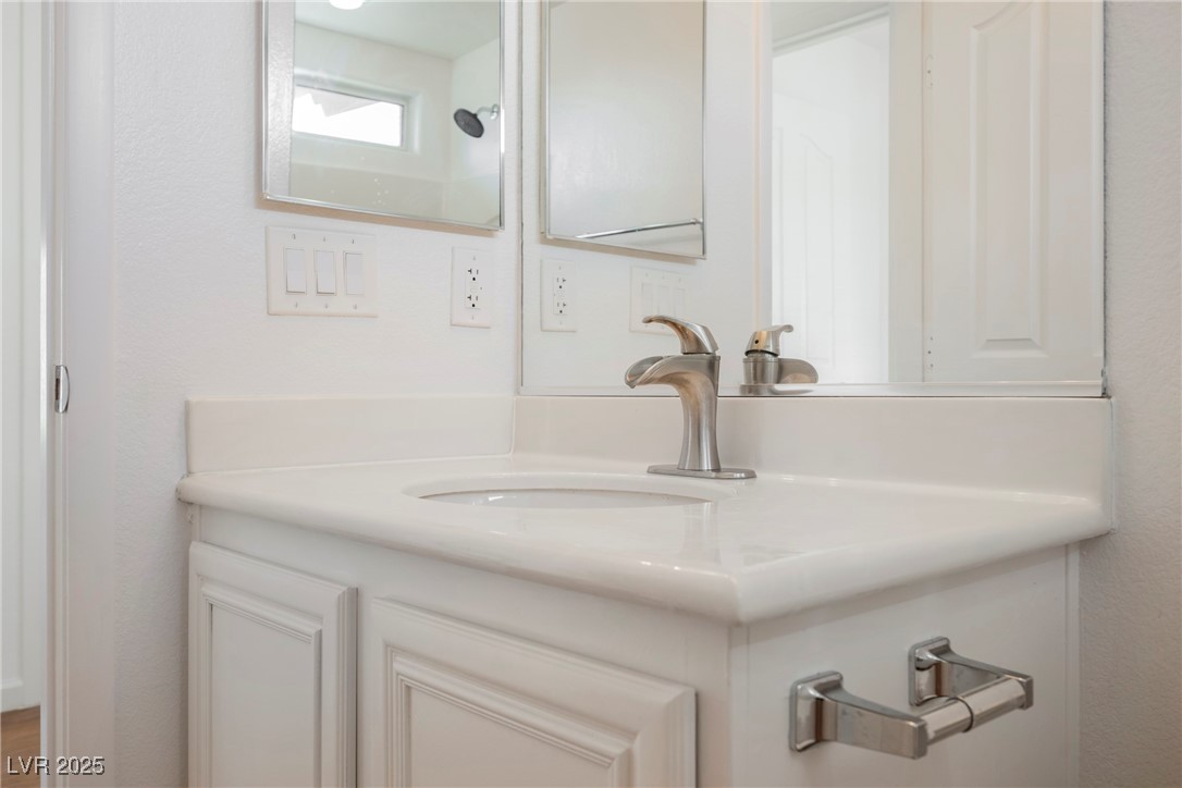 1161 Gecko Road Henderson, NV 89002 - Photo 45 of 54 Bathroom with vanity