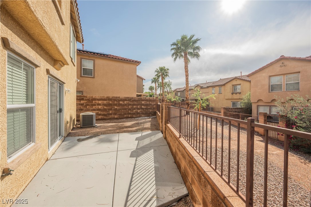 1161 Gecko Road Henderson, NV 89002 - Photo 8 of 54 Balcony with a residential view
