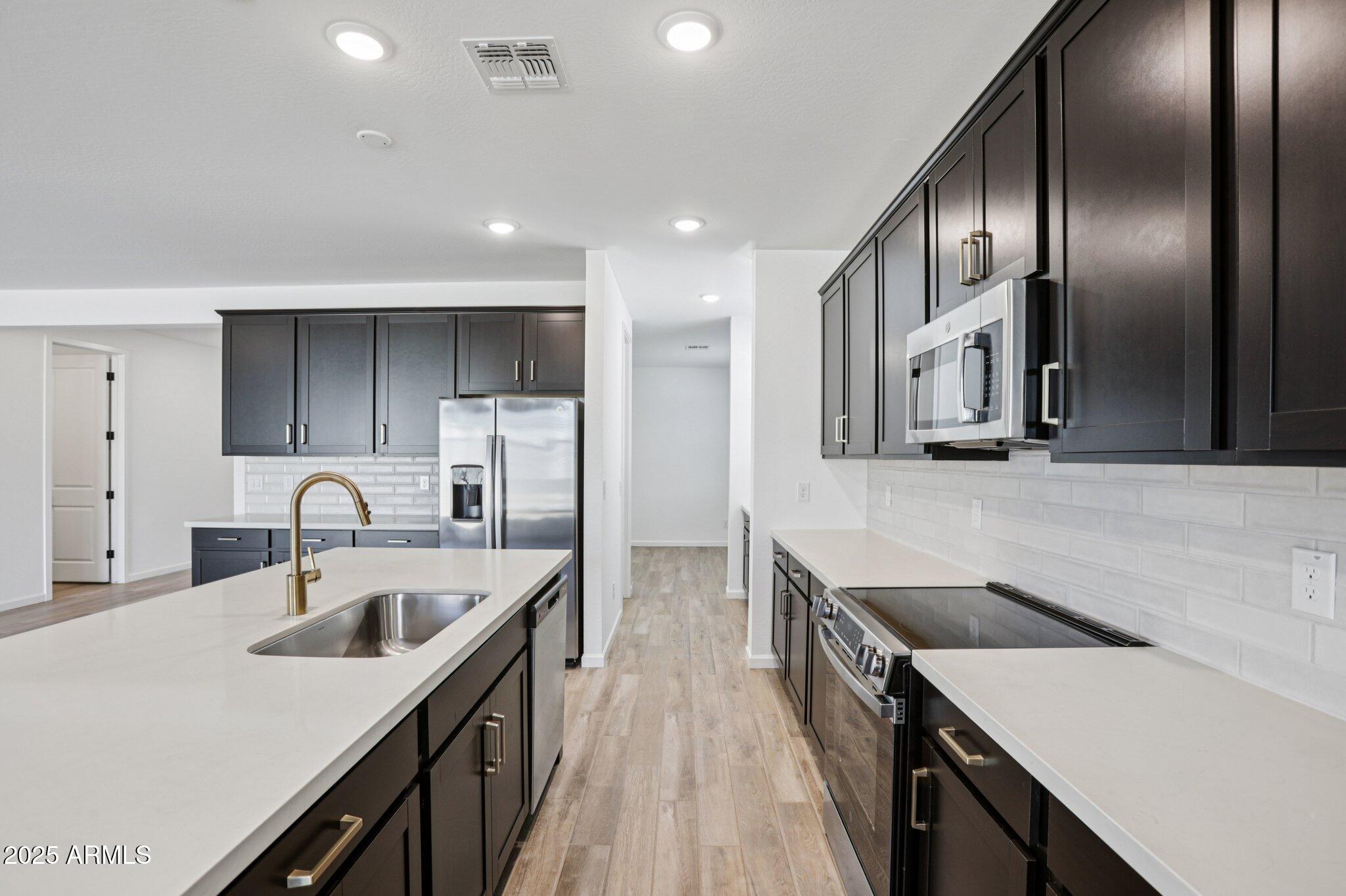 15722 West Brown Street Waddell, AZ 85355 - Photo 15 of 61 15-web-or-mls-W Brown St-S1810-015