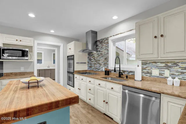 $915,000 | 2001 Cordgrass Road, Hampstead, NC 28443