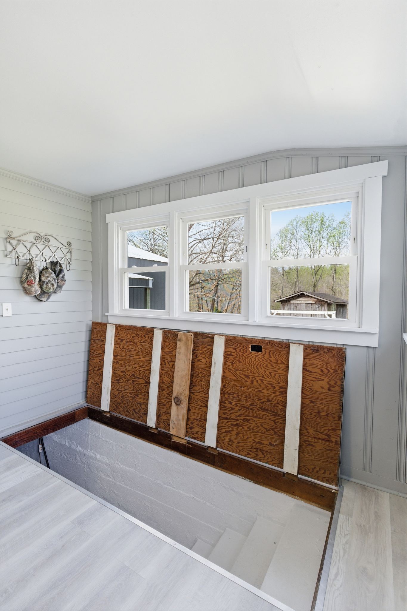 2667 Crocker Springs Road Goodlettsville, TN 37072 - Photo 28 of 64 a view of wooden floor and windows