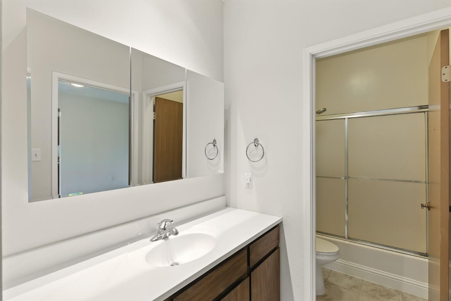 525 Almer Road, Unit 309 Burlingame, CA 94010 - Photo 20 of 27