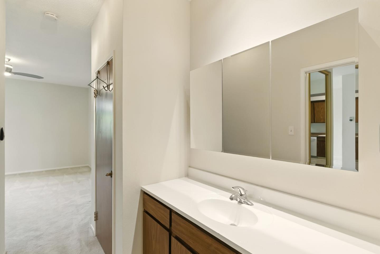 525 Almer Road, Unit 309 Burlingame, CA 94010 - Photo 21 of 27