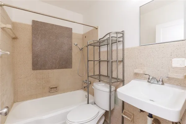 $895 | 465 Texas Avenue, Corpus Christi, TX 78404