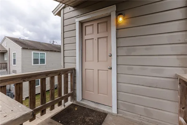 $895 | 465 Texas Avenue, Corpus Christi, TX 78404