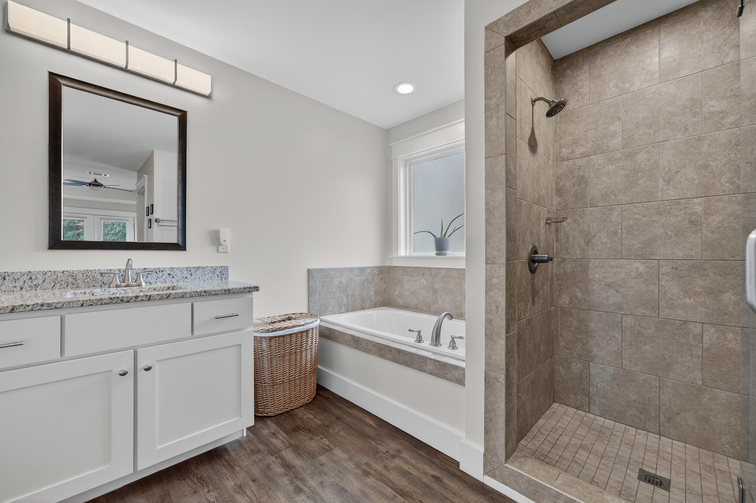 3113 Pinot Way Crestview, FL 32536 - Photo 18 of 50 Shower