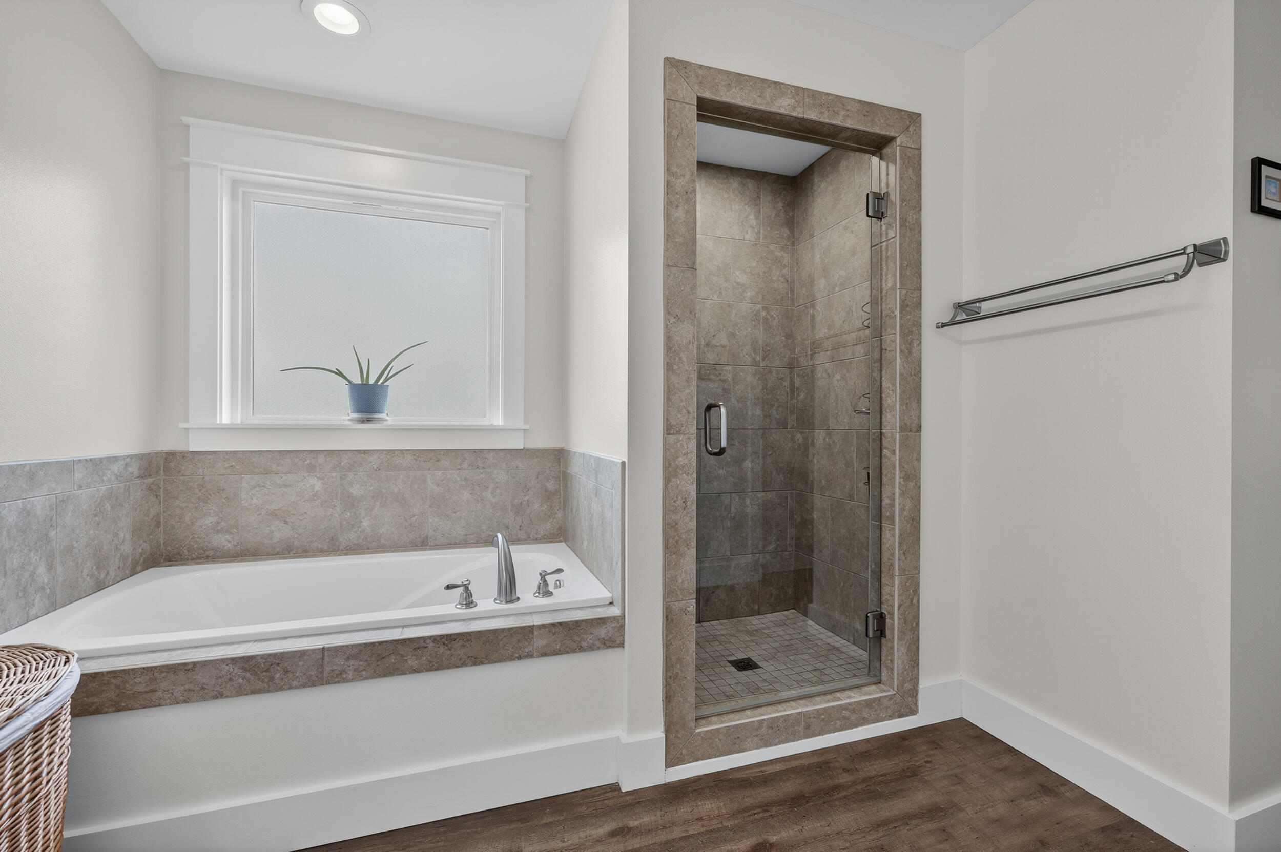 3113 Pinot Way Crestview, FL 32536 - Photo 19 of 50 Garden tub