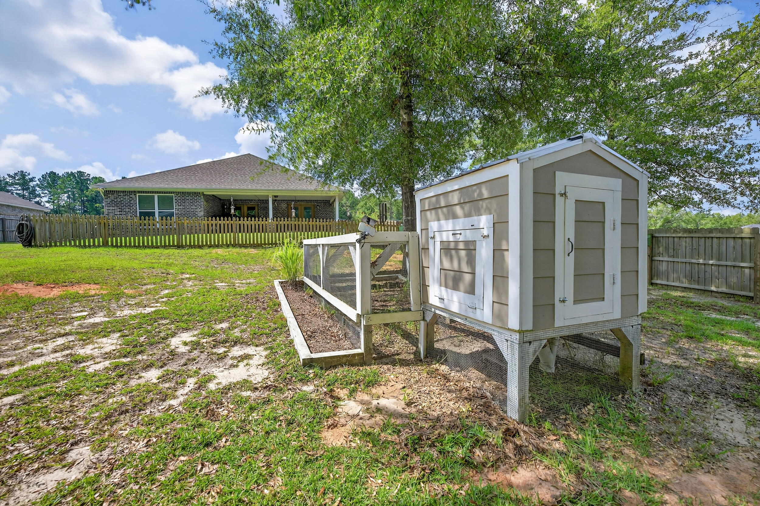 3113 Pinot Way Crestview, FL 32536 - Photo 48 of 50 chicken coop