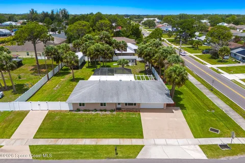 $469,900 | 498 Chamberlin Avenue Northwest, Palm Bay, FL 32907