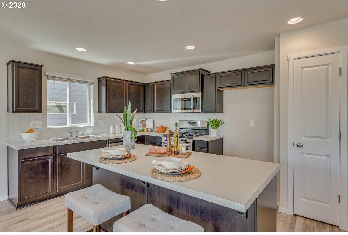 2129 South Meadowlark Dr. Loop Ridgefield, WA 98642 - Photo 11 of 22 Gallery Image 11