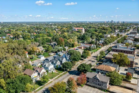 $425,000 | 1217 Grand Avenue, St. Paul, MN 55105