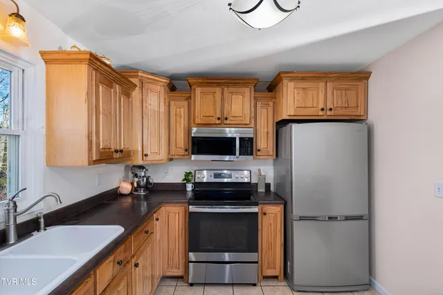 $194,900 | 626 Hospital Hill Lane, Mountain City, TN 37683