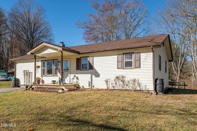 $194,900 | 626 Hospital Hill Lane, Mountain City, TN 37683