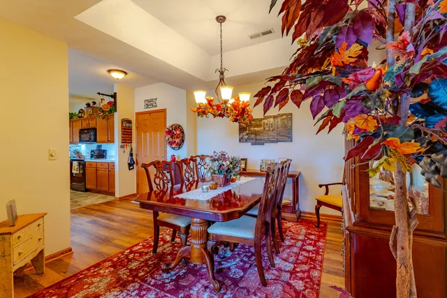 $289,900 | 230 Hilldale Drive, Unit 1108, Hartford, WI 53027