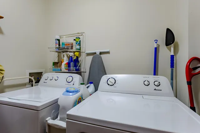 $289,900 | 230 Hilldale Drive, Unit 1108, Hartford, WI 53027