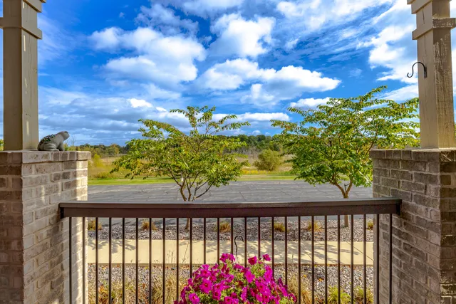 $289,900 | 230 Hilldale Drive, Unit 1108, Hartford, WI 53027