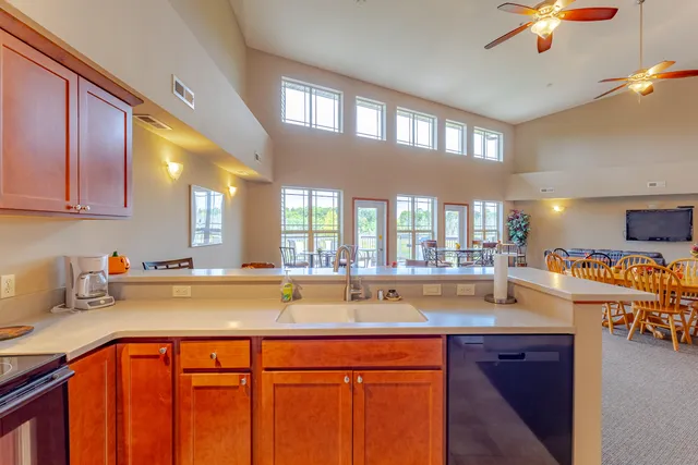 $289,900 | 230 Hilldale Drive, Unit 1108, Hartford, WI 53027