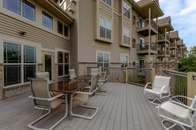 $289,900 | 230 Hilldale Drive, Unit 1108, Hartford, WI 53027