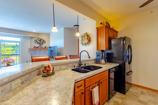 $289,900 | 230 Hilldale Drive, Unit 1108, Hartford, WI 53027