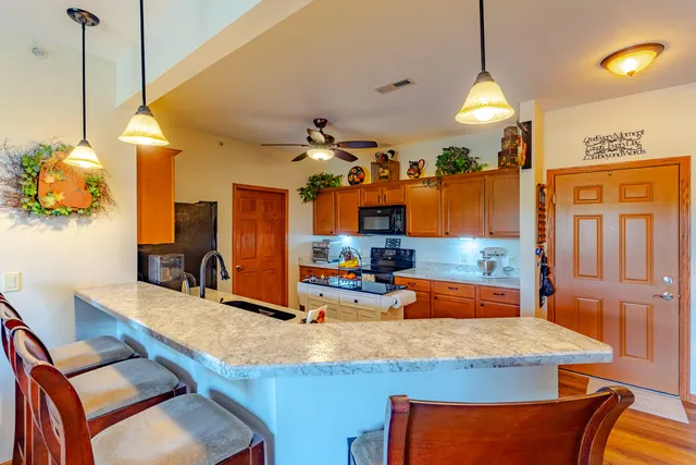 $289,900 | 230 Hilldale Drive, Unit 1108, Hartford, WI 53027