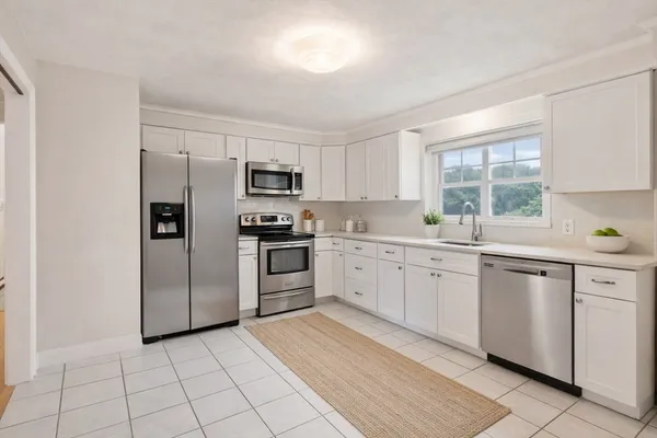 $3,000 | 138 Emerson Gardens Road, Unit 138, Lexington, MA 02420