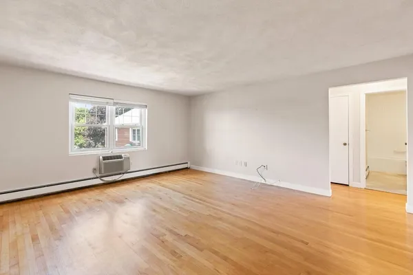 $3,000 | 138 Emerson Gardens Road, Unit 138, Lexington, MA 02420