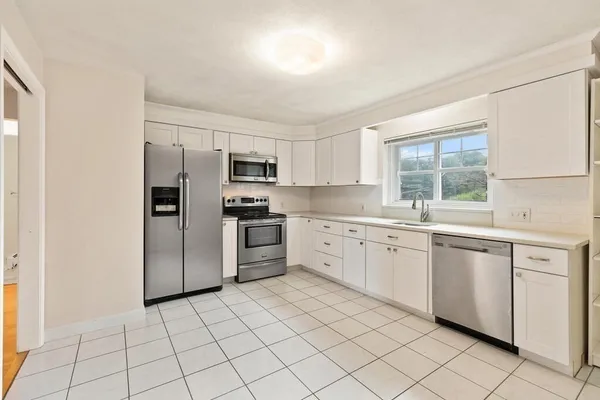 $3,000 | 138 Emerson Gardens Road, Unit 138, Lexington, MA 02420