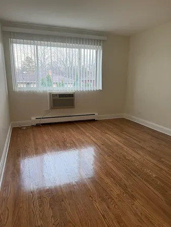 $190,000 | 77 West Central Avenue, Unit 108, Roselle, IL 60172