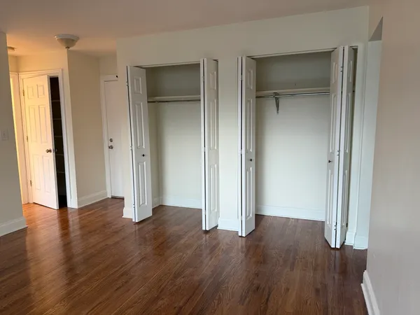 $190,000 | 77 West Central Avenue, Unit 108, Roselle, IL 60172