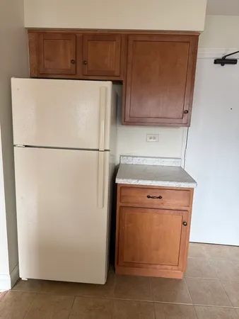 $190,000 | 77 West Central Avenue, Unit 108, Roselle, IL 60172