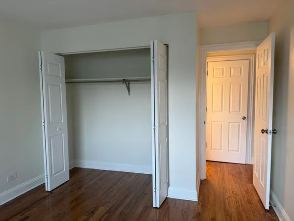 $190,000 | 77 West Central Avenue, Unit 108, Roselle, IL 60172