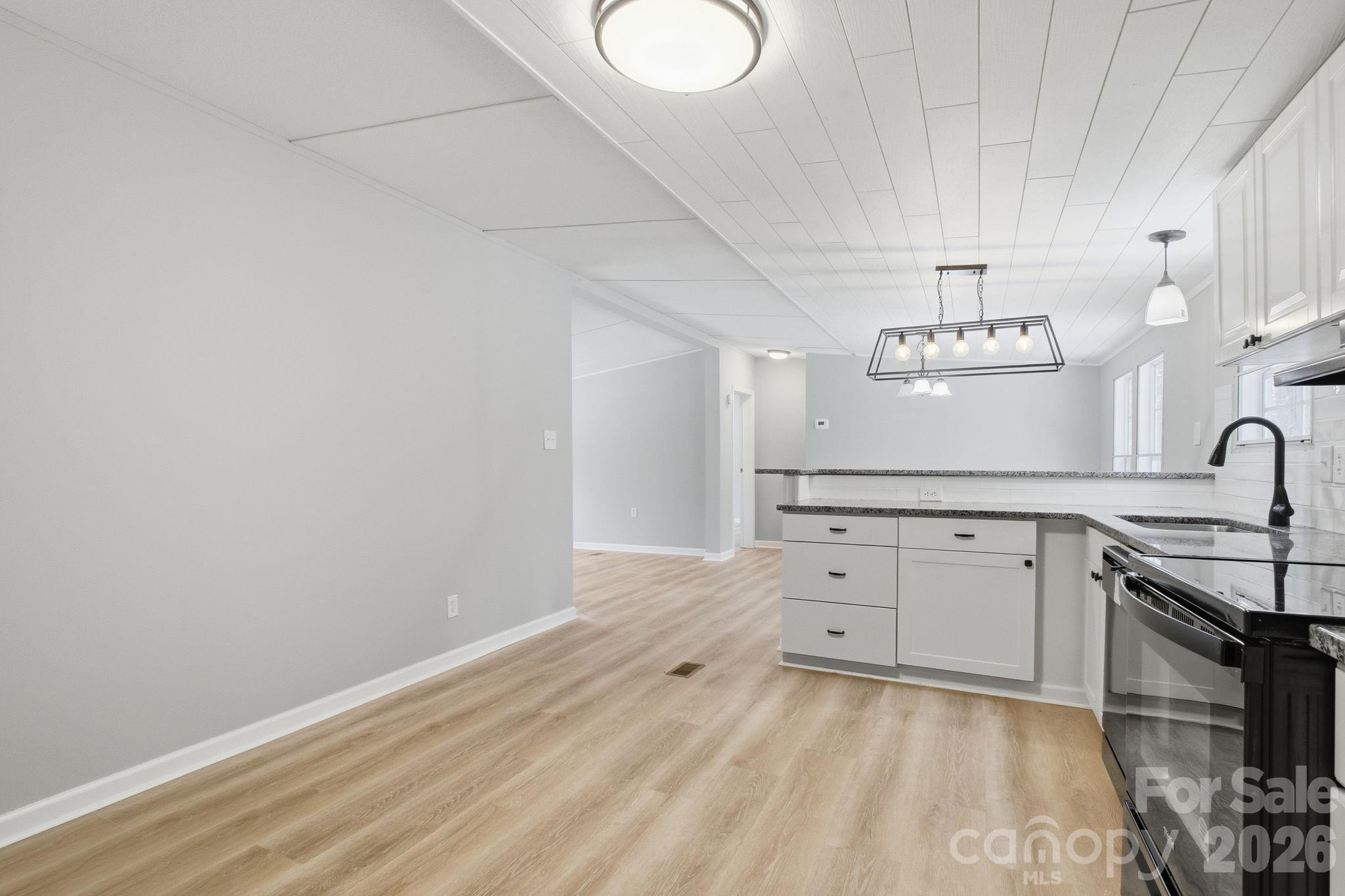 517 Ridgeway Place Southwest Lenoir, NC 28645 - Photo 13 of 38