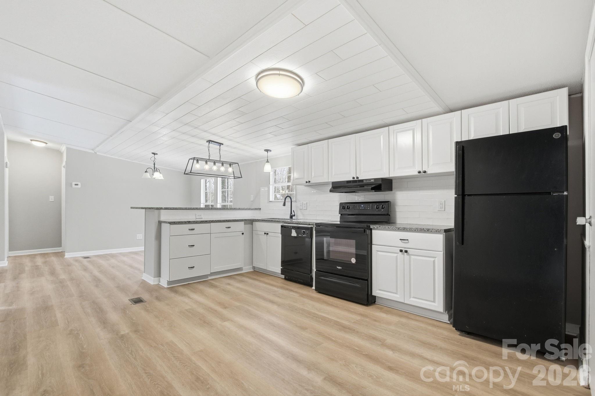 517 Ridgeway Place Southwest Lenoir, NC 28645 - Photo 15 of 38