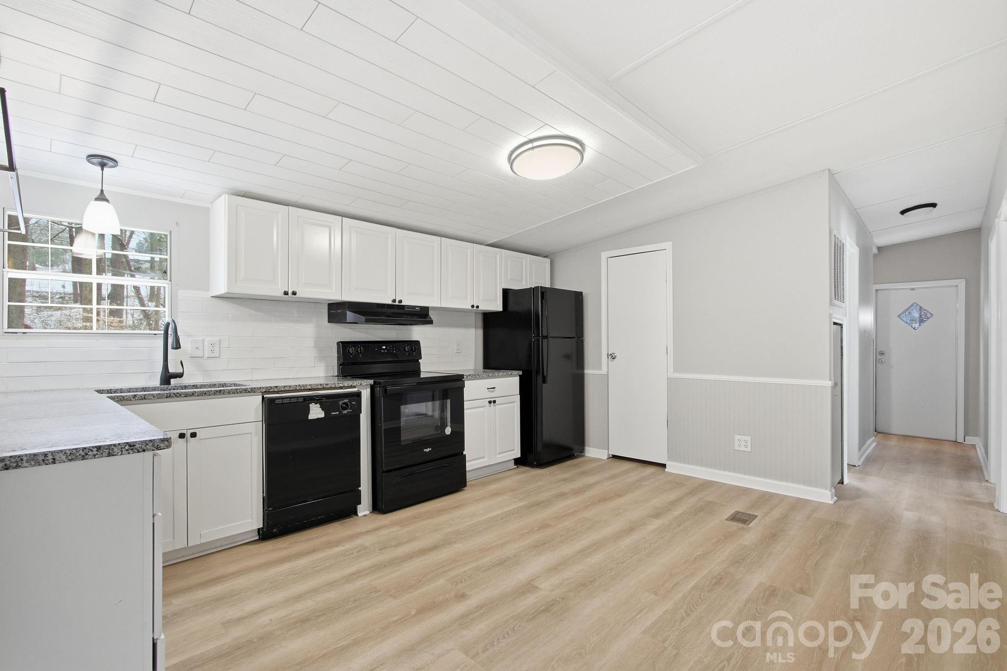 517 Ridgeway Place Southwest Lenoir, NC 28645 - Photo 16 of 38