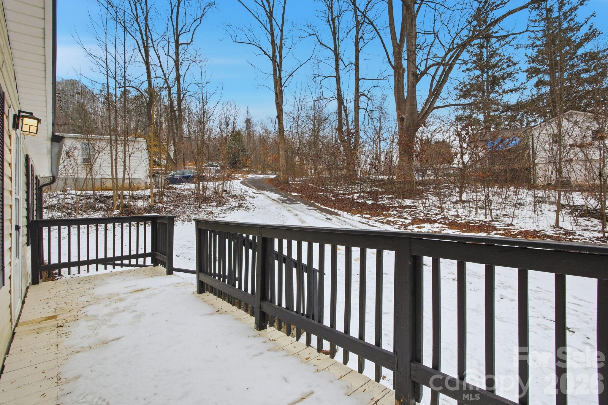 517 Ridgeway Place Southwest Lenoir, NC 28645 - Photo 3 of 38