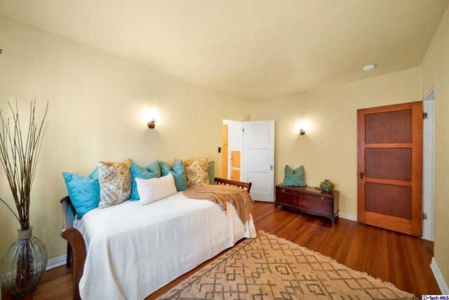 $2,800,000 | 1450 Royal Boulevard, Glendale, CA 91207