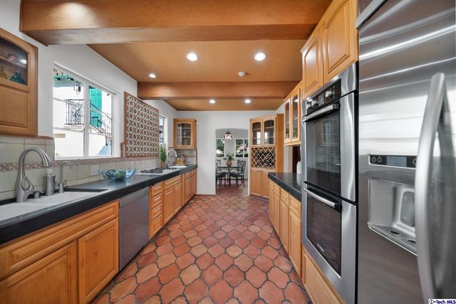 $2,800,000 | 1450 Royal Boulevard, Glendale, CA 91207