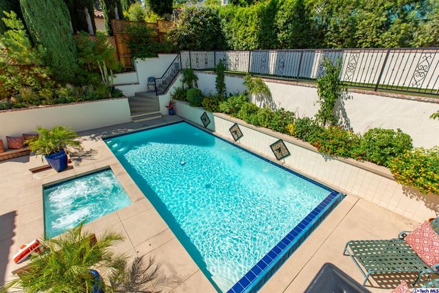 $2,800,000 | 1450 Royal Boulevard, Glendale, CA 91207