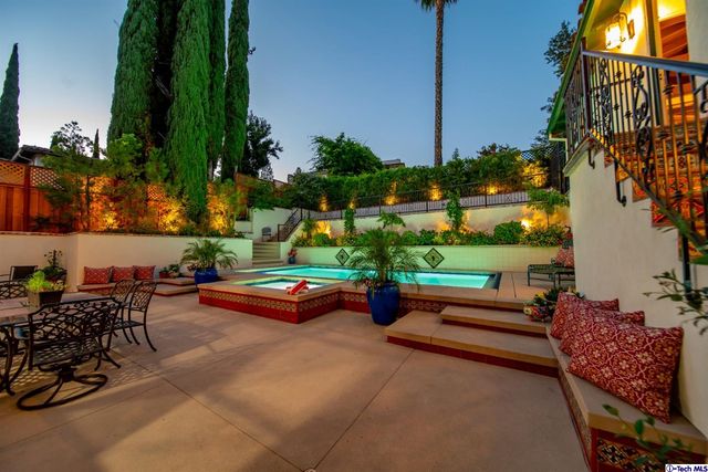 $2,800,000 | 1450 Royal Boulevard, Glendale, CA 91207
