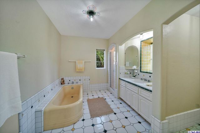 $2,800,000 | 1450 Royal Boulevard, Glendale, CA 91207