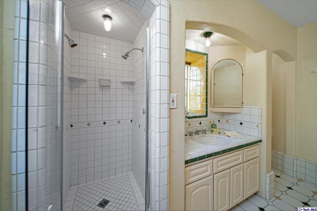 $2,800,000 | 1450 Royal Boulevard, Glendale, CA 91207