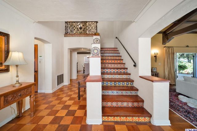 $2,800,000 | 1450 Royal Boulevard, Glendale, CA 91207