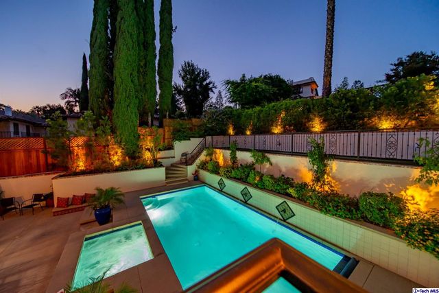 $2,800,000 | 1450 Royal Boulevard, Glendale, CA 91207