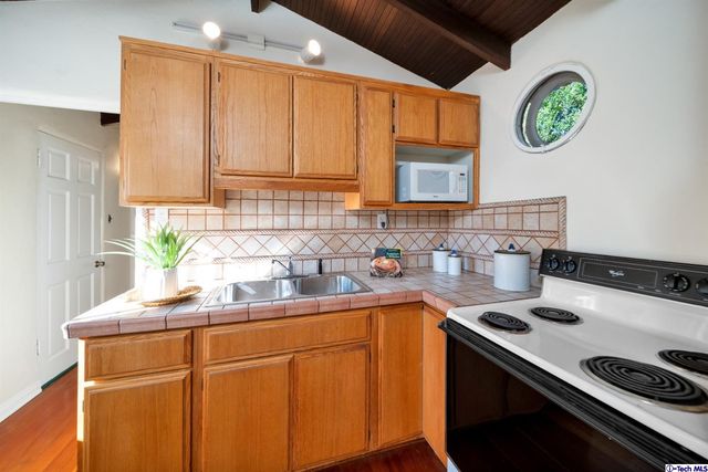 $2,800,000 | 1450 Royal Boulevard, Glendale, CA 91207