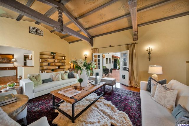 $2,800,000 | 1450 Royal Boulevard, Glendale, CA 91207